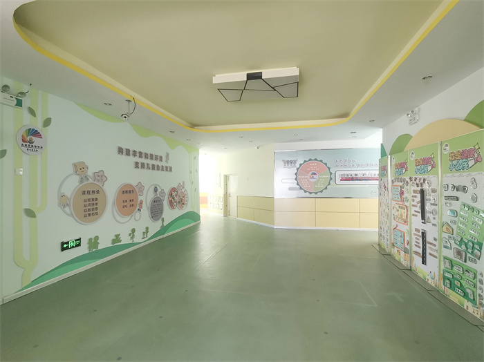 幼儿园大厅.jpg