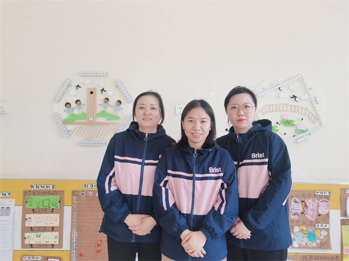 苹果班班级老师合影.jpg